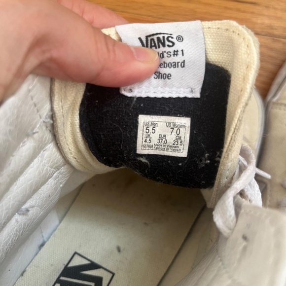 Vans Sk8-Hi Shoe in a cream suede, size 7 womens / size 5.5 mens - Picture 6 of 6